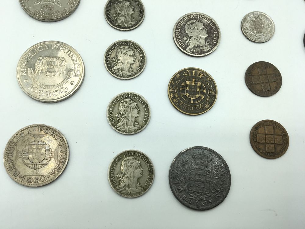 Moedas antigas e raras 50 centavos/ 1 escudo entre outras