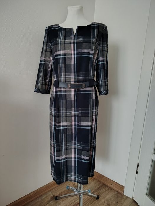 Стильна сукня Mavit в клітинку з поясом, розмір 46