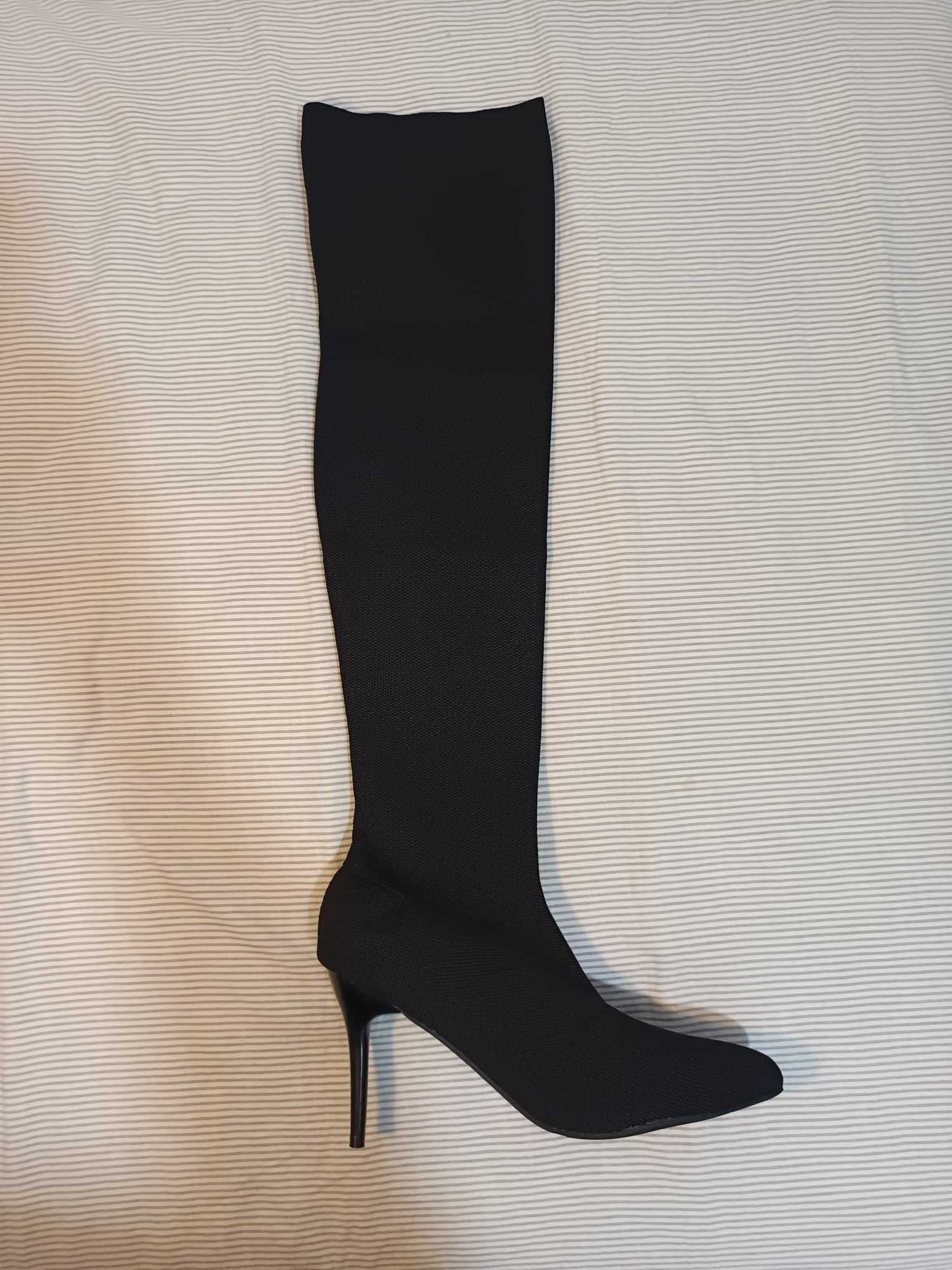 Botas de cano alto Novas e lindíssimas