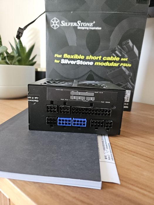 Fonte de alimentação mini ITX Silverstone SX650