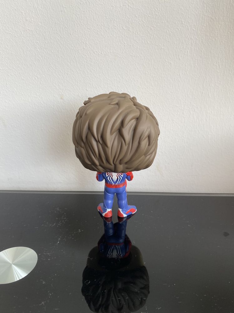 Pop figure spider man