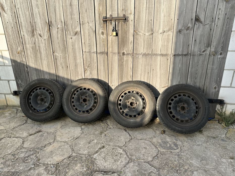 Opony zimowe z felgami stalowymi 16 cali