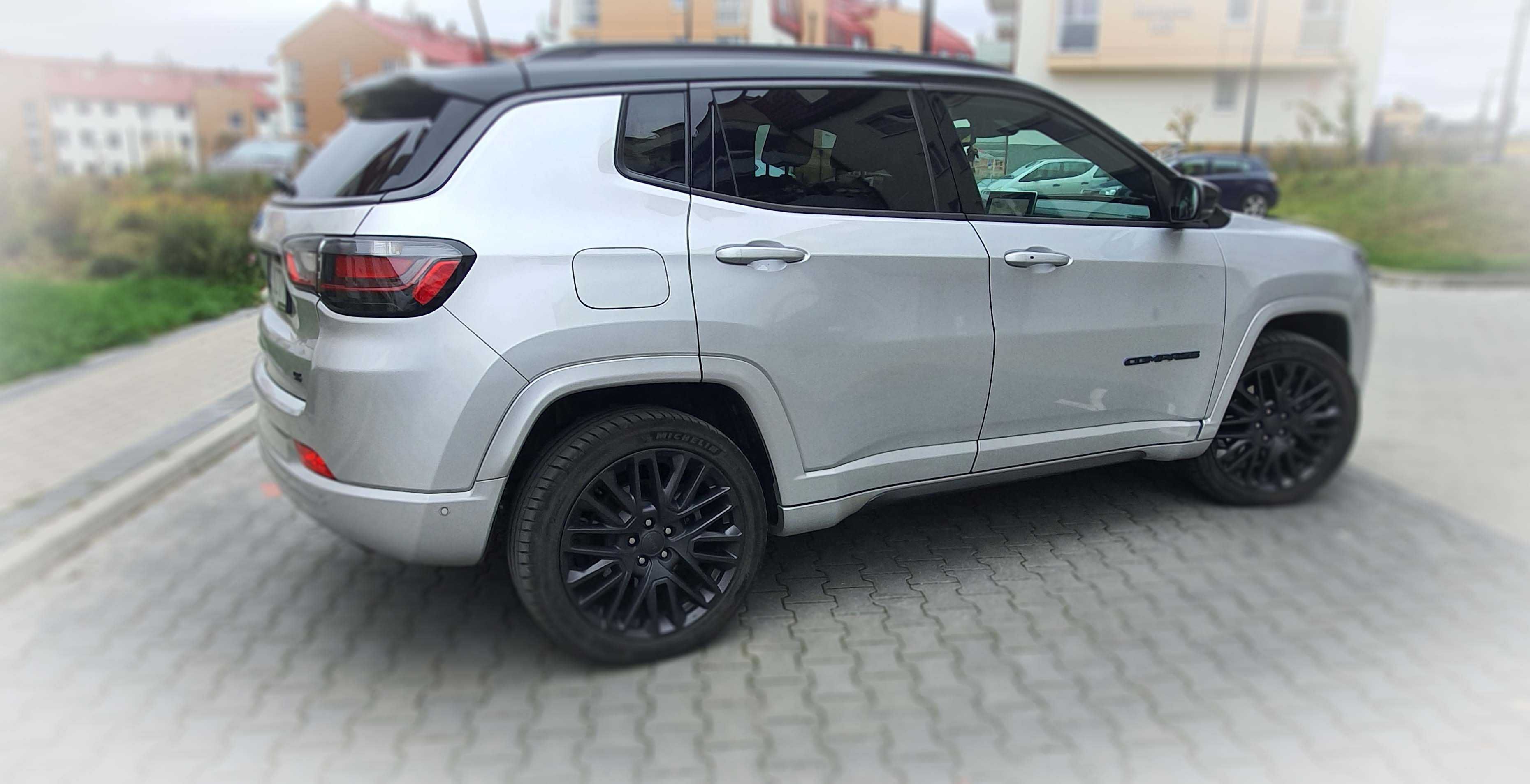 jeep compass 4x4 z panoramicznym dachem