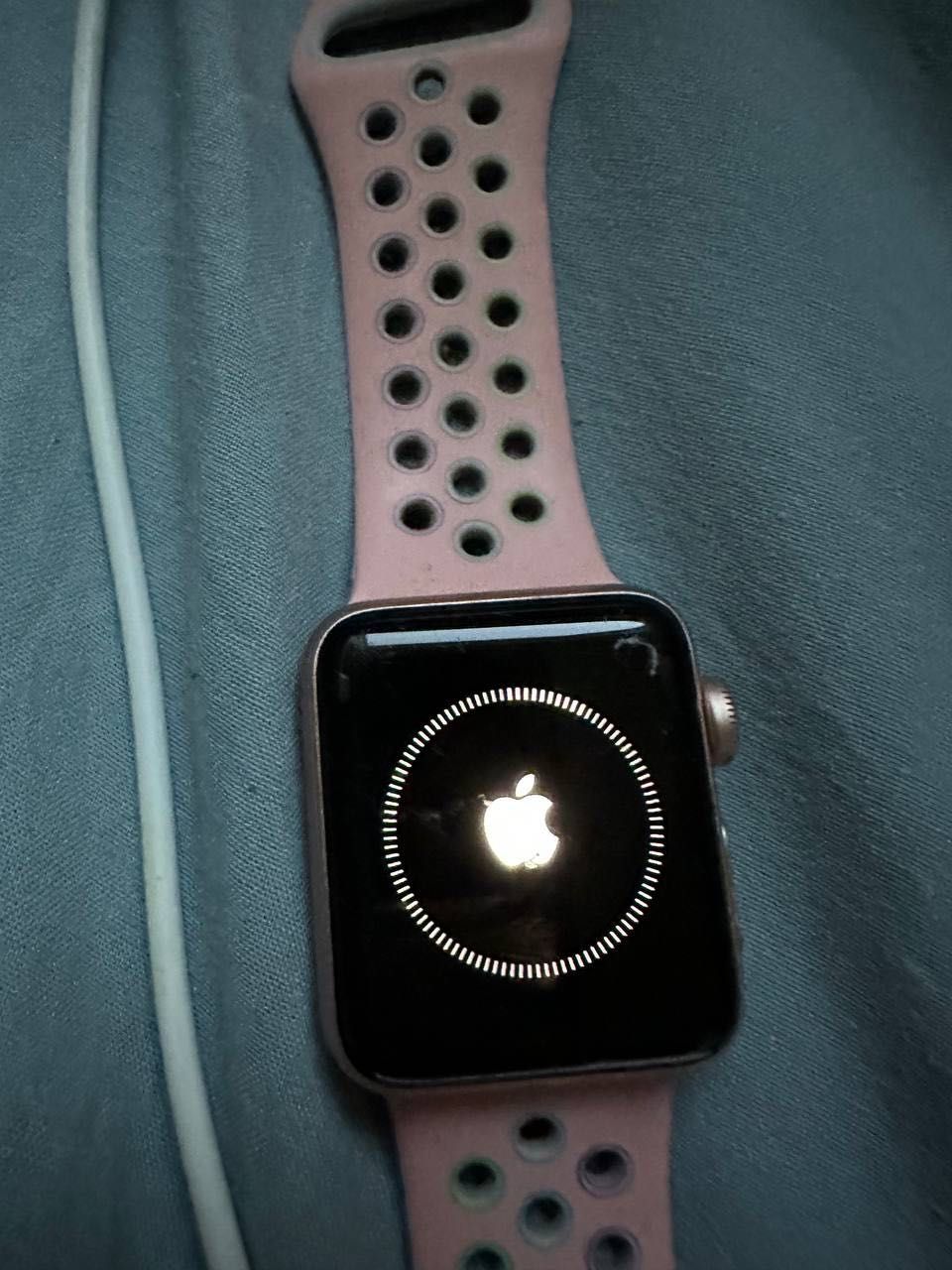 Apple Watch Series 3 38 мм (GPS, A1858),  зарядка + 2 ремінці