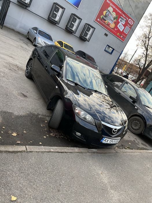 Продам автомобиль Мазда 3