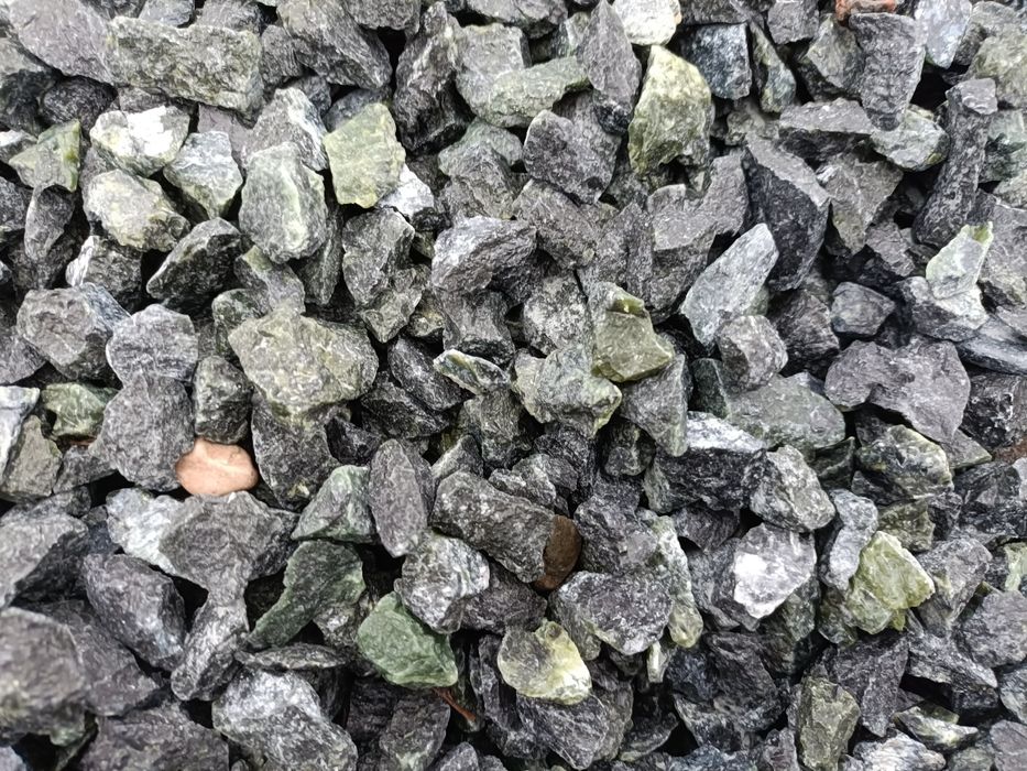 Kamień ozdobny zielony granitowy green 11-16  nie otoczak serpentynit
