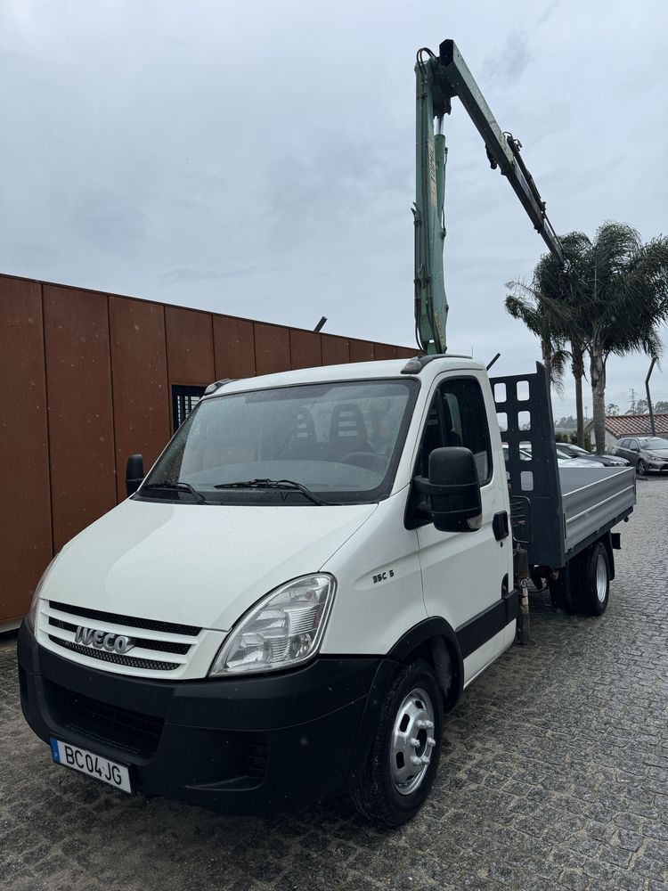 Carrinha Iveco grua e báscula