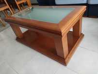 Mesa de centro com vidro