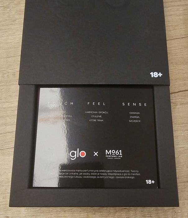 Unikatowe perfumy stworzone przez Mo61 dla glo.