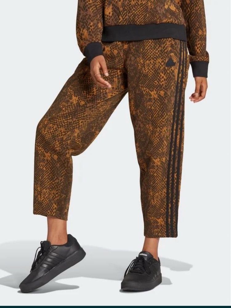 ADIDAS original костюм женский размер XS полномерный