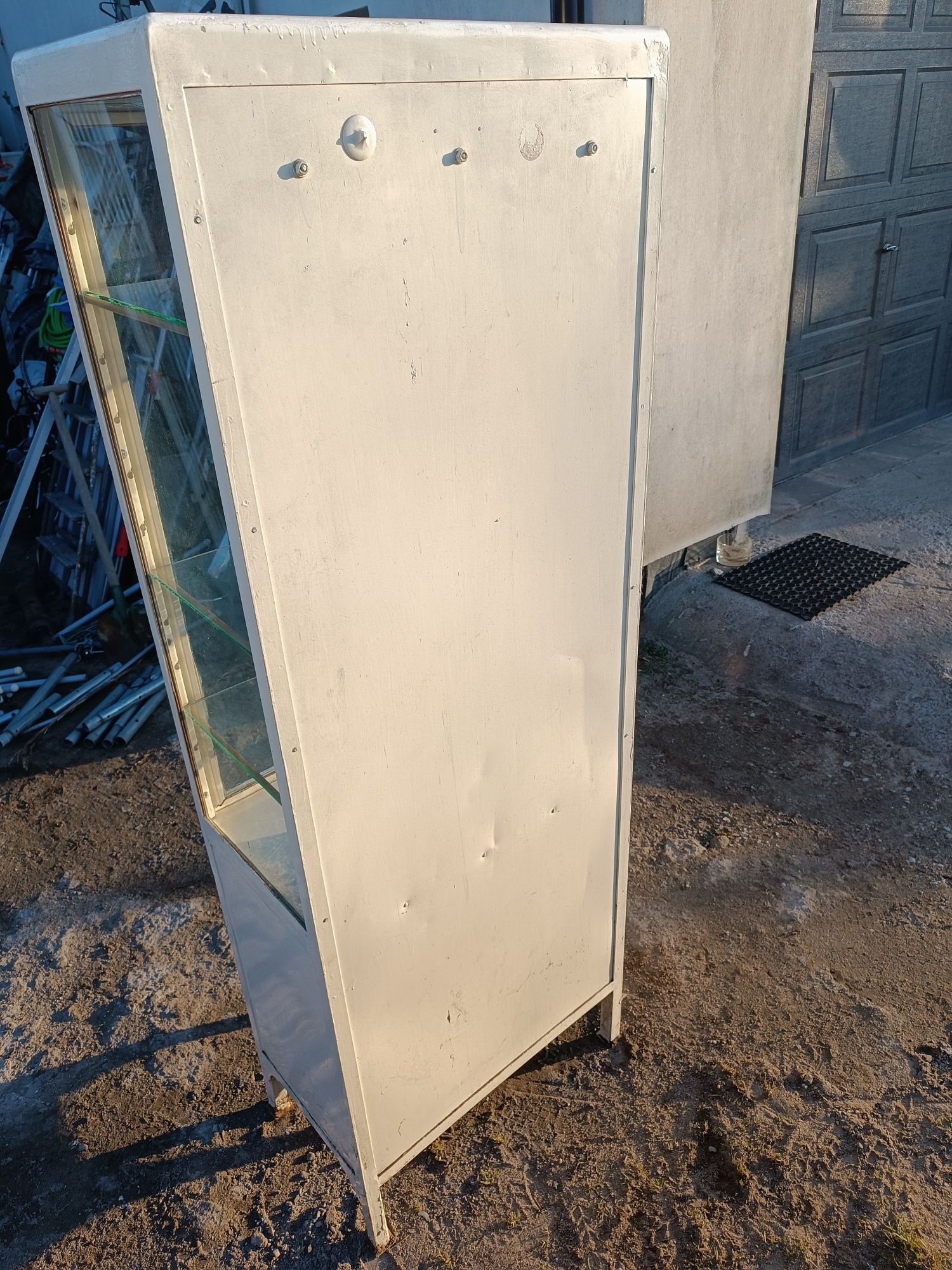 Stara szafka medyczna szpitalna apteczna metalowa leki witryna vintage