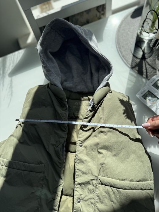 Безрукавка Zara 116 см, куртка