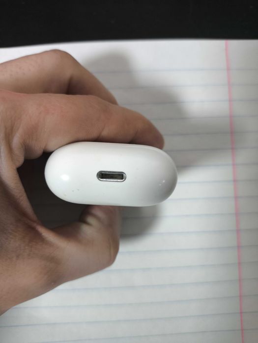 Продам наушники AirPods2