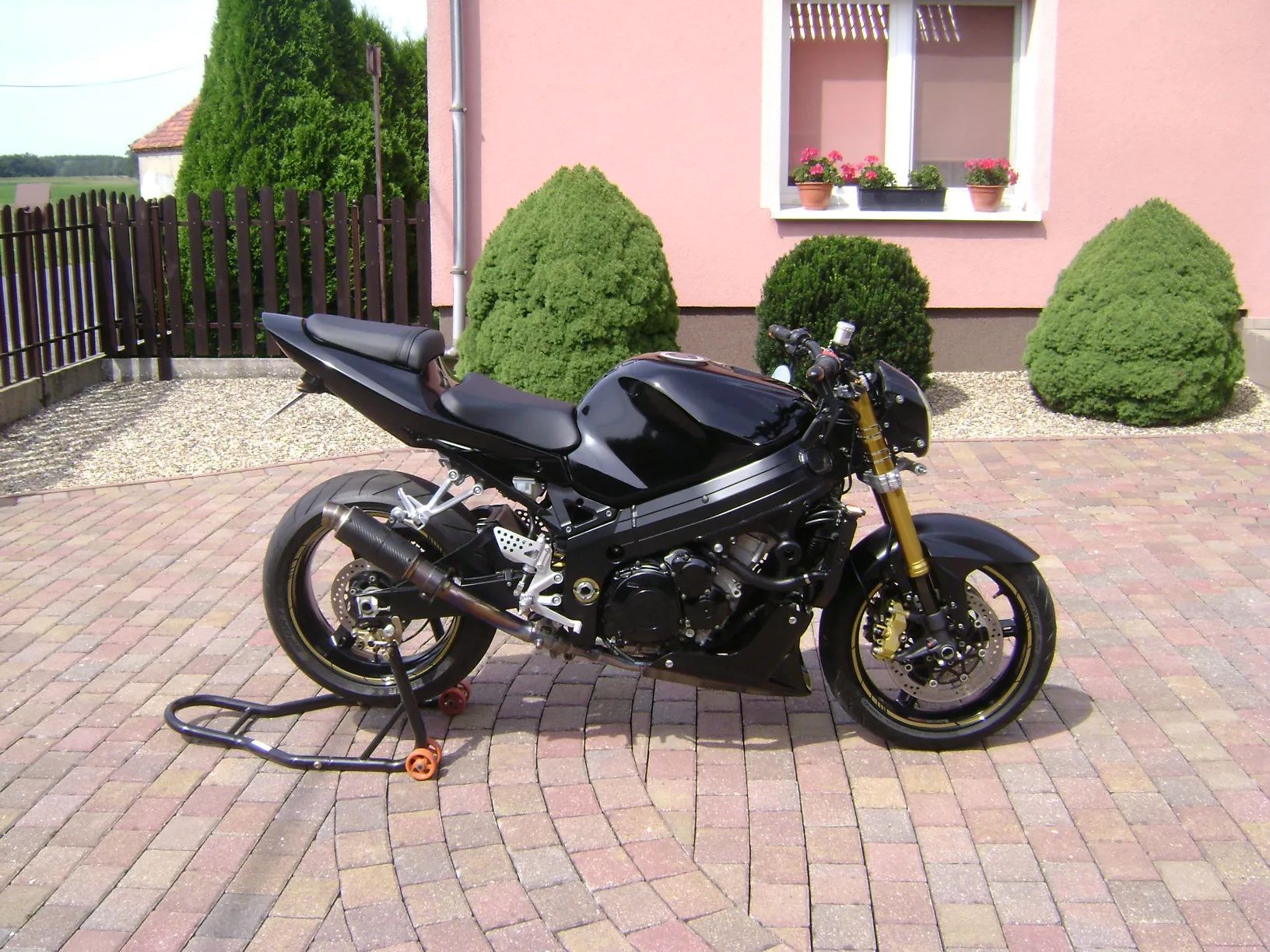 Suzuki GSX 1000 Sprzedam Suzuki GSX R 1000 , 750, 600, Custom