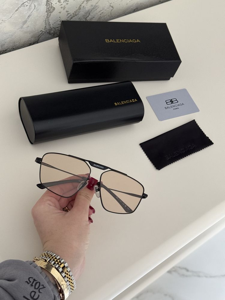 Солнцезащитные очки Balenciaga полный комплект