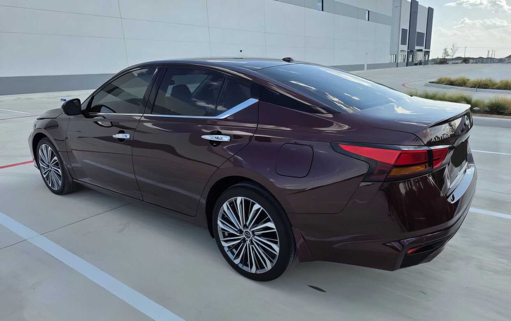 Nissan Altima      2024
