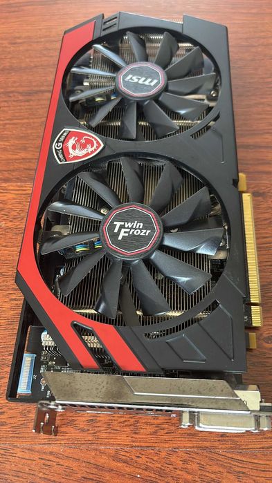 Vendo MSI R9 270X Gaming 2G (Para reparação)
