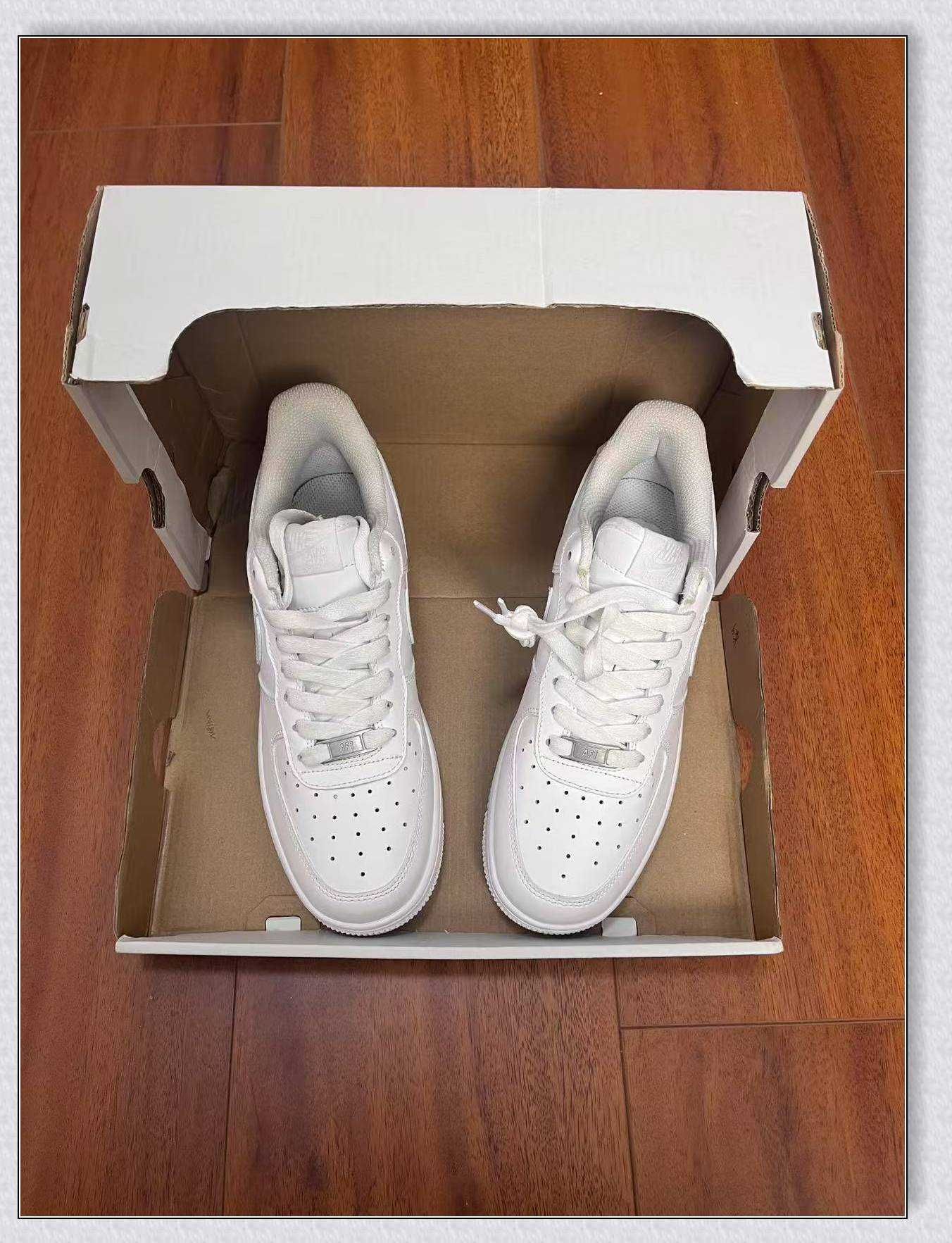 NIKE white sneakers, size 39