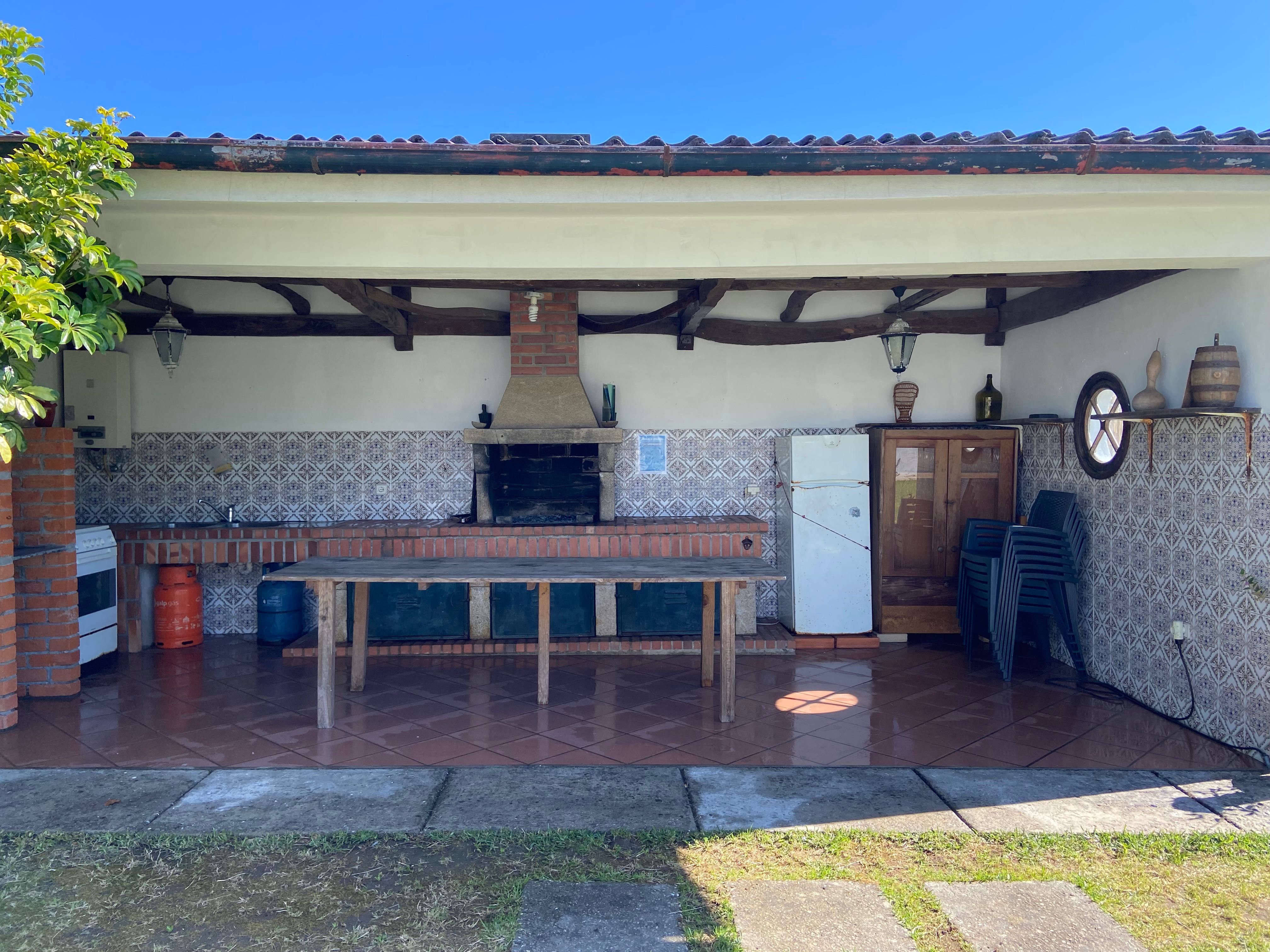 Espaço com piscina