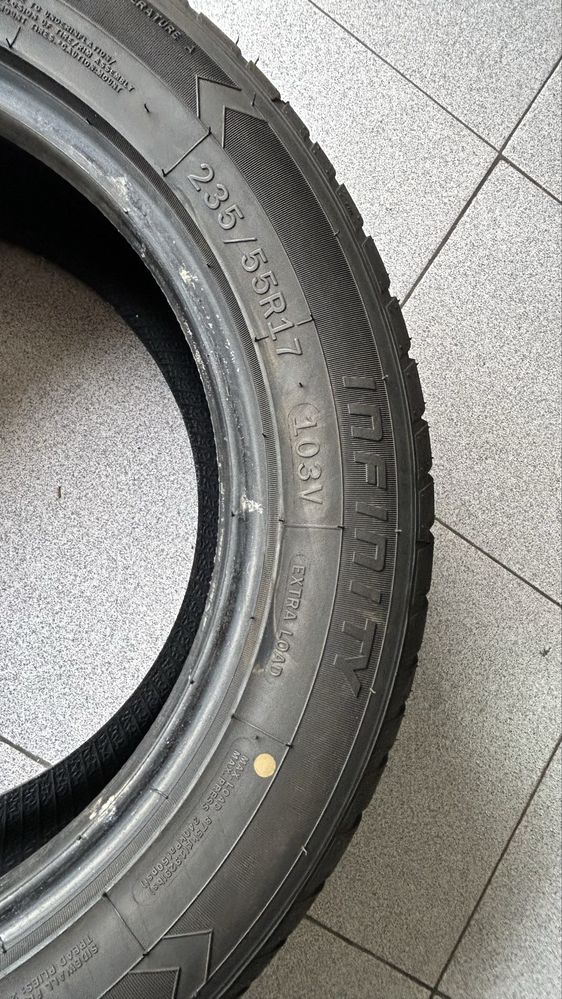 Pneus 235/55/17 103V