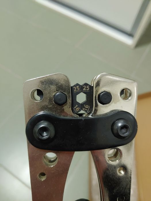 Прес-кліщі для обтиску кабельних наконечників HX-50B (6-50 мм²)