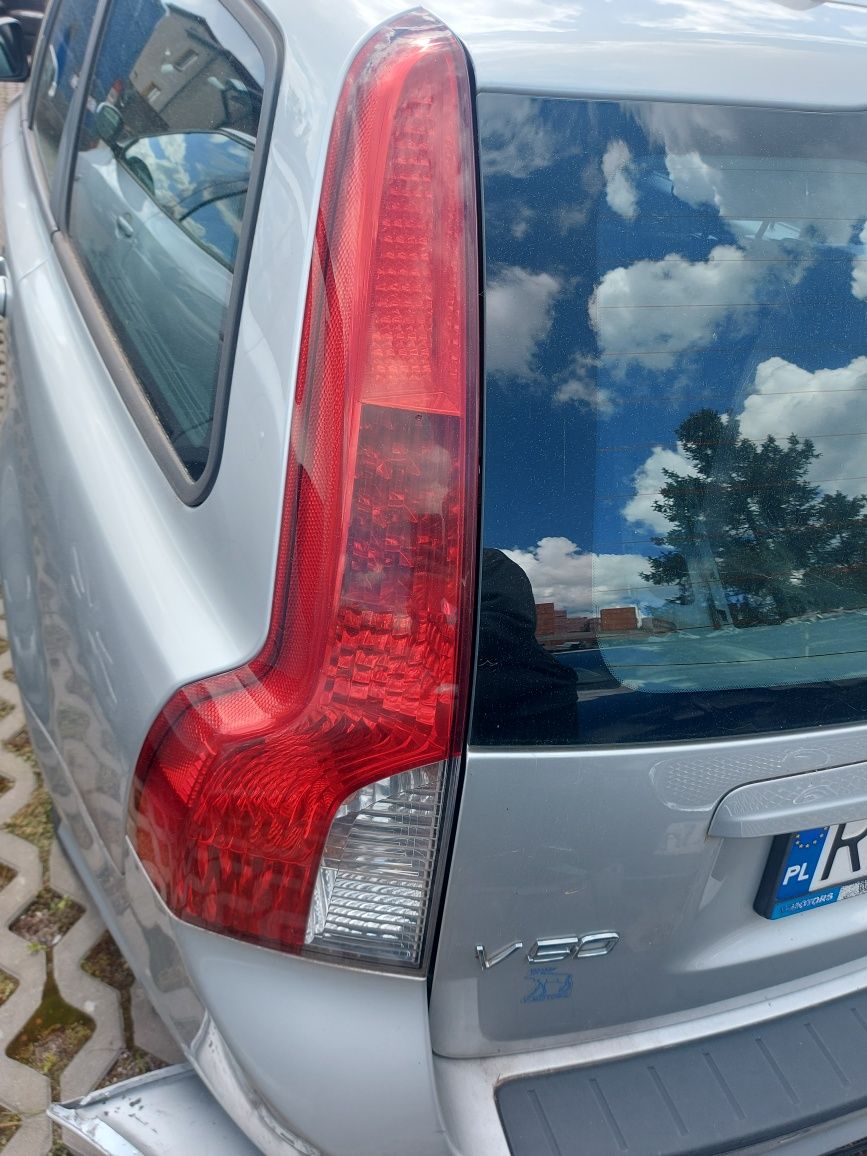 / Volvo V50  lift lampa lewy tył