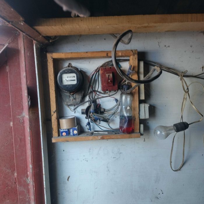 Гараж металевий з місцем