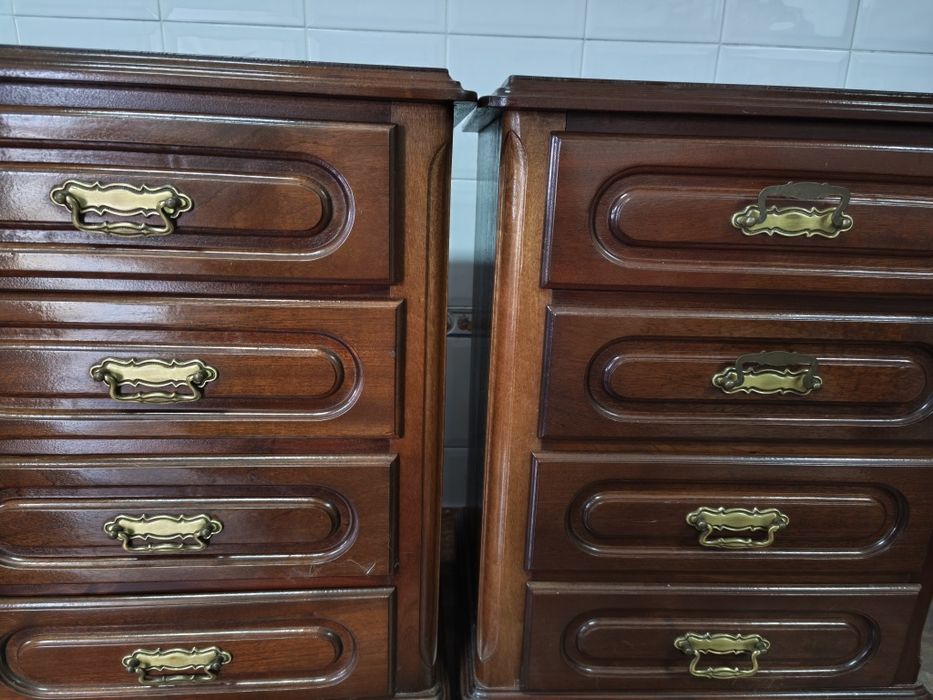 Mobília de corpo e meio, sem armário