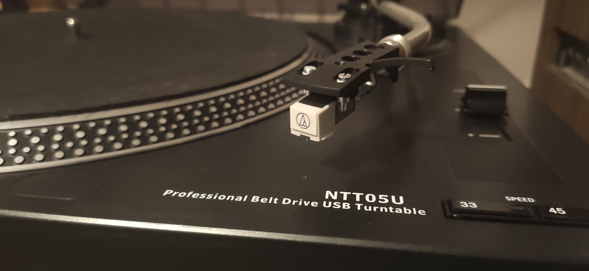 Gramofon Nikkei NTT05U