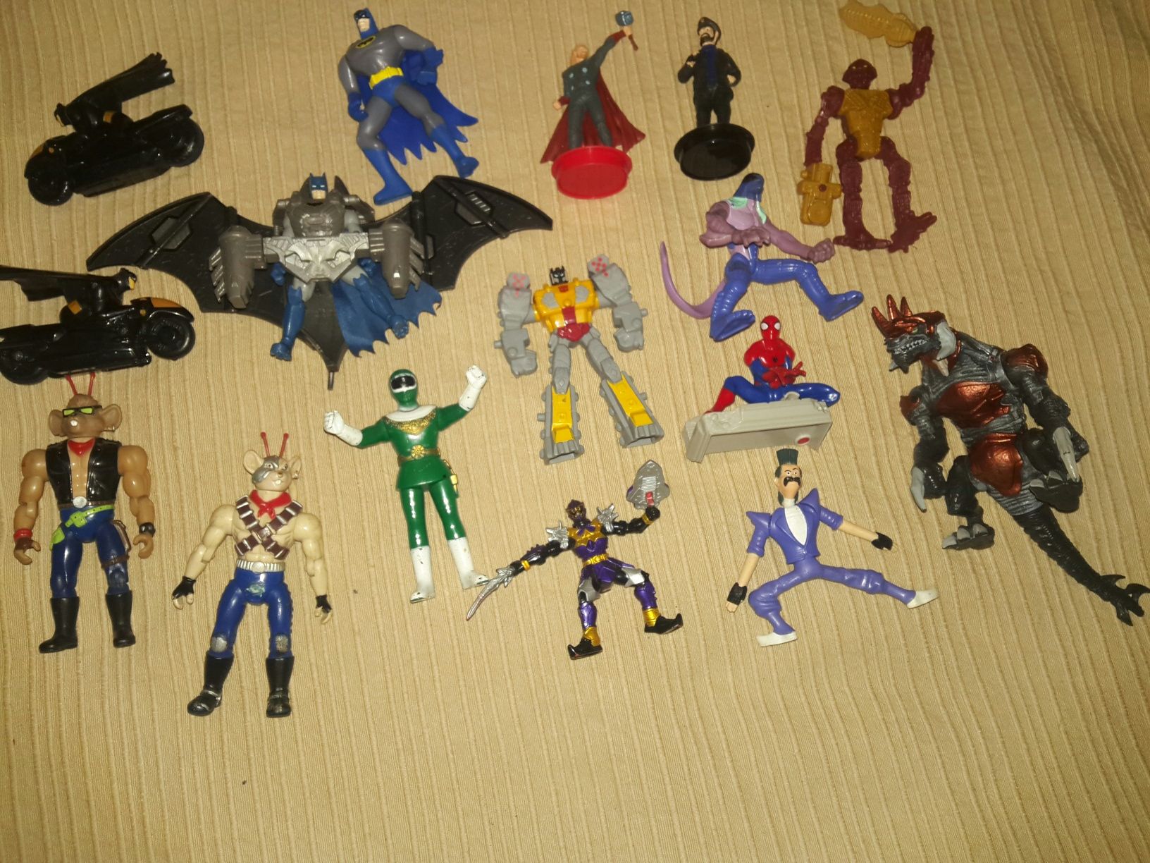 Moto Ratos / Batman / Joker / Dragon Ball Friezer