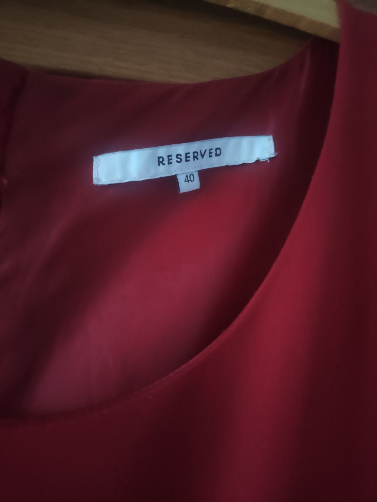 Czerwona sukienka Reserved 40