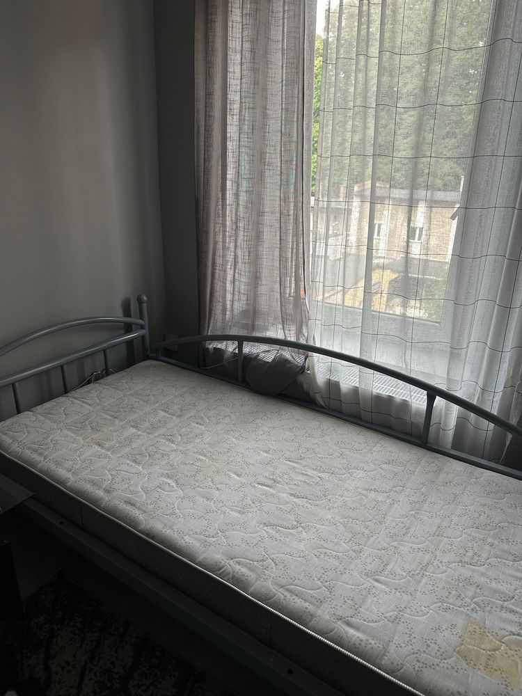 Łóżko 90x200 z materacem