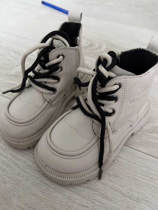 Бутінки для дівчинки