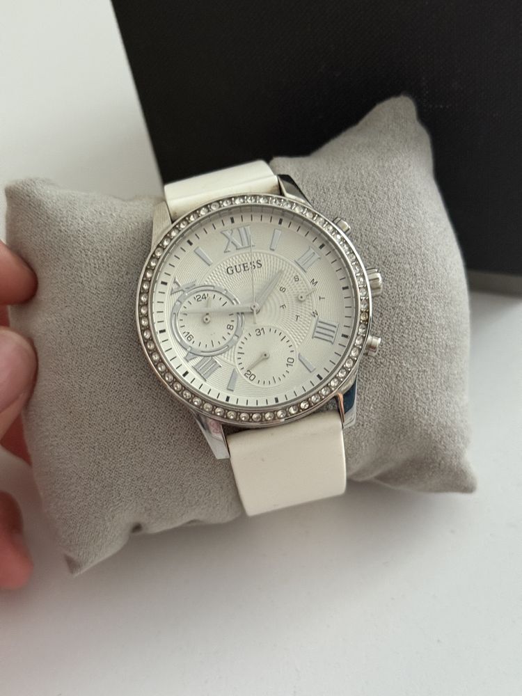 Годинник Guess жіночий