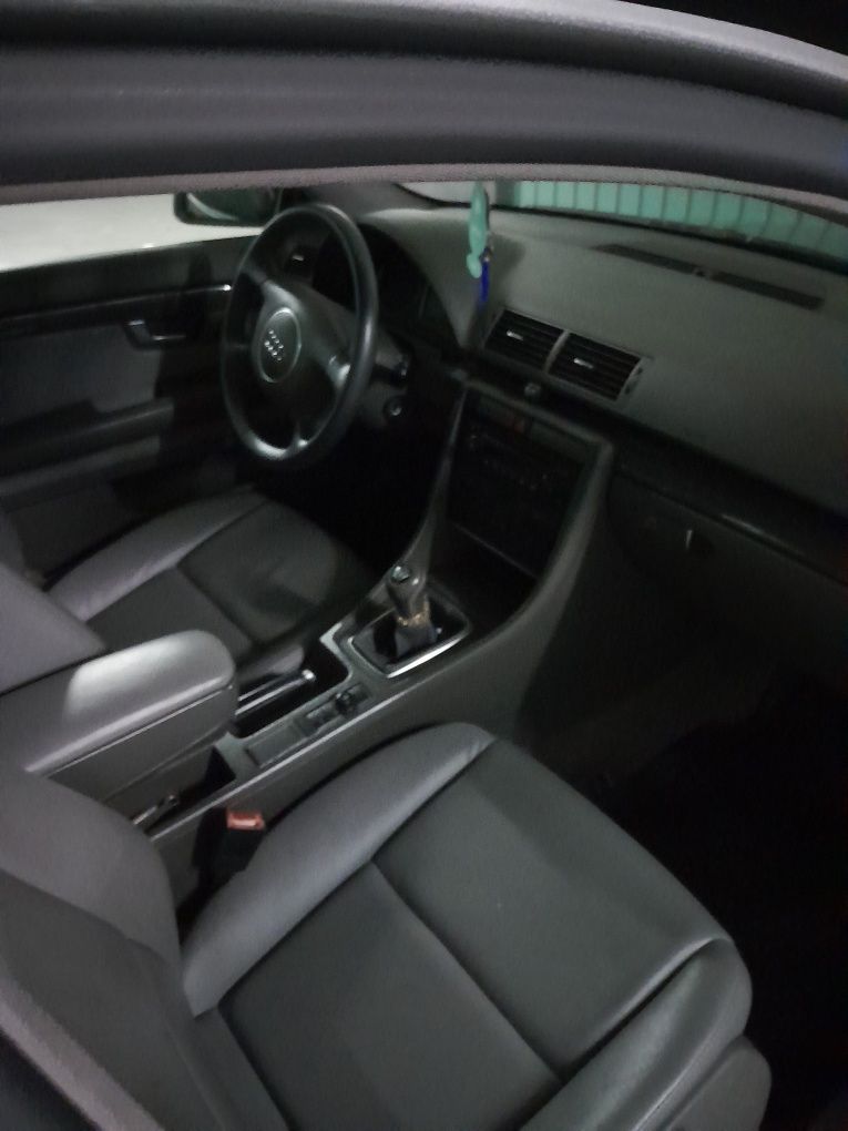 Carinha audi A 4 B6 1900 de 130 cavalos