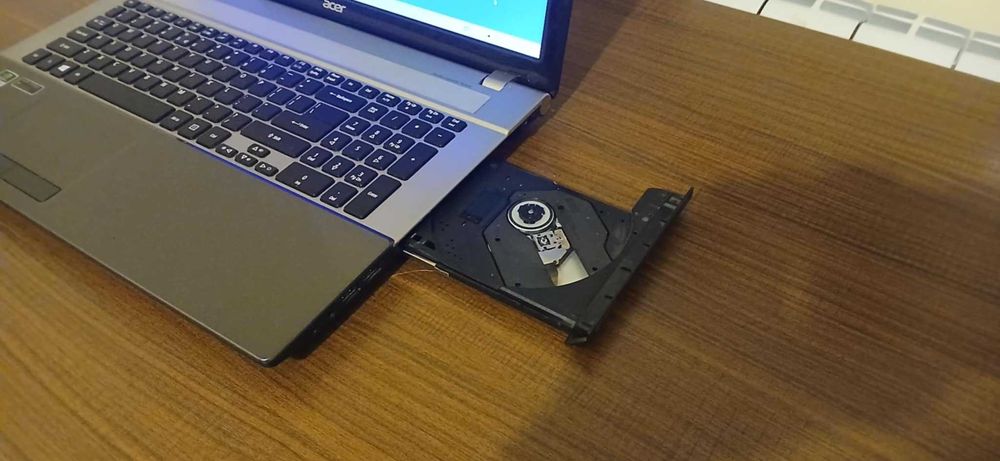 Laptor Acer Aspire V3-731