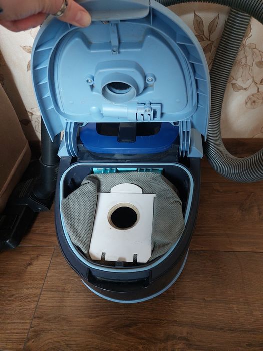 Мішковий пилосос Philips