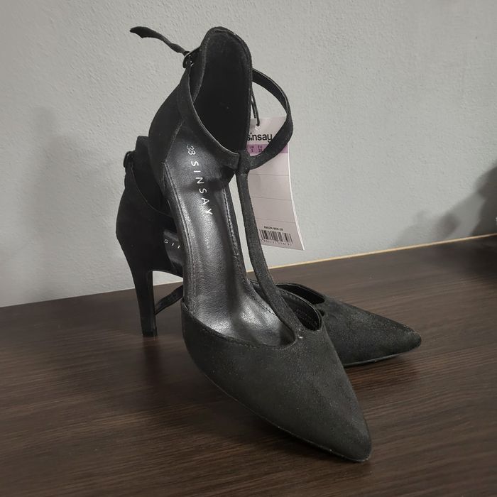 Nowe czarne szpilki rozmiarze 38