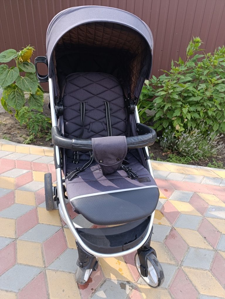 Продам прогулочную коляску carello