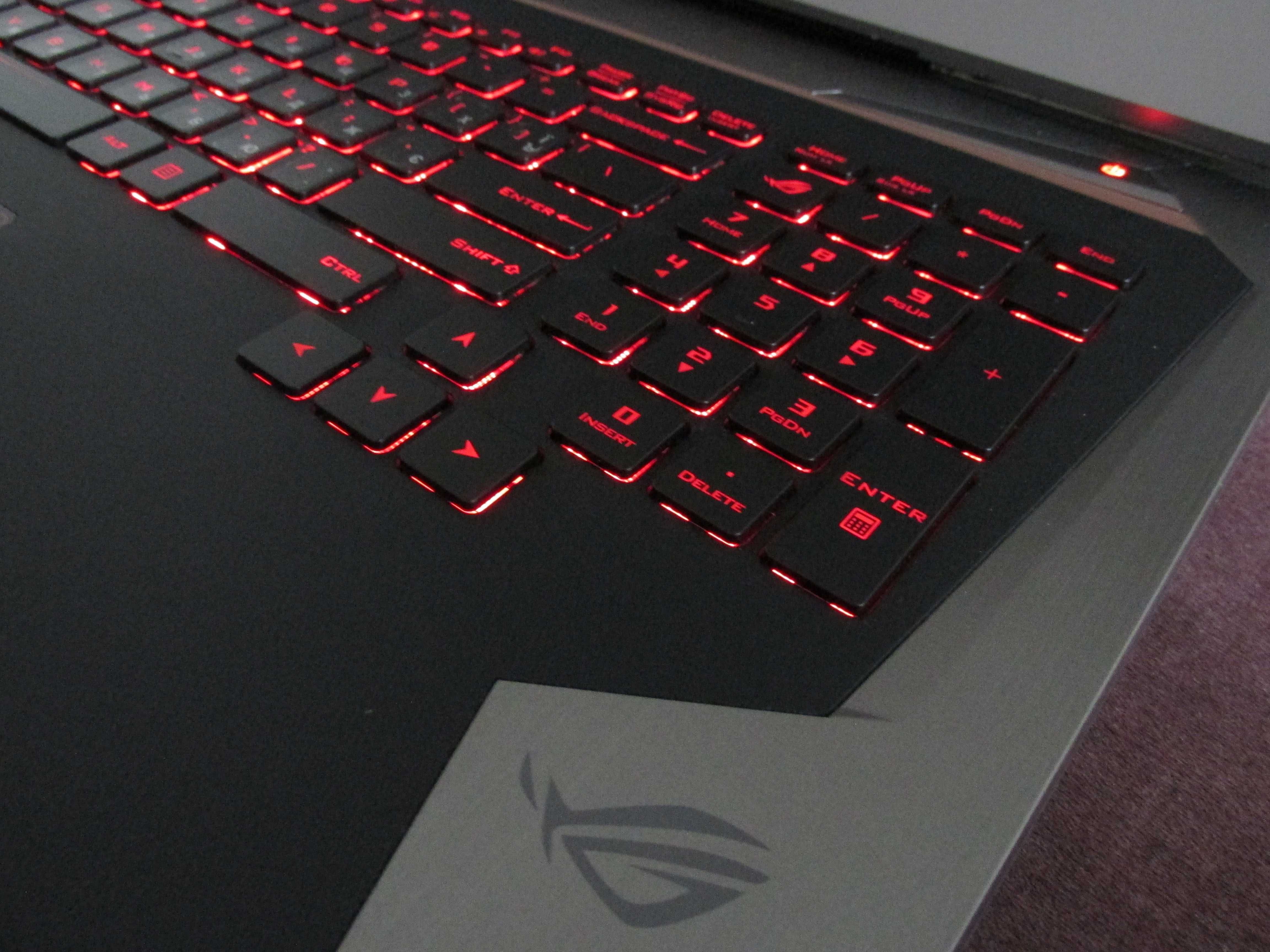 ІГРОВИЙ ТОП Asus Rog "17.3"/ 8 ядр i7-3.7Ghz+Geforce GTX 192Bit+22Gb