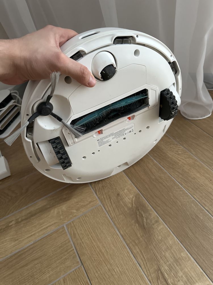 Robot sprzątający XIAOMI Mi Robot Vacuum Pro Biały z mopowaniem