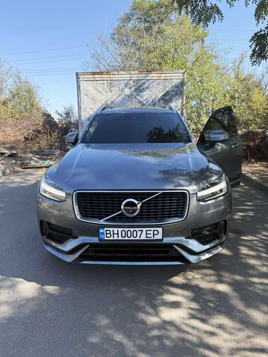 Volvo XC90 2.0 бензин 2016 год (7 МЕСТ, кожа, панорама)