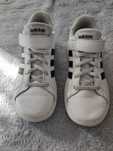 Buty chłopięce ADIDAS GRAND COURT 2.0 EL K GW6521 r.32