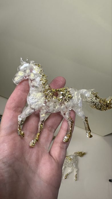 Іграшки на ялинку, ялинкові прикраси, іграшка коник