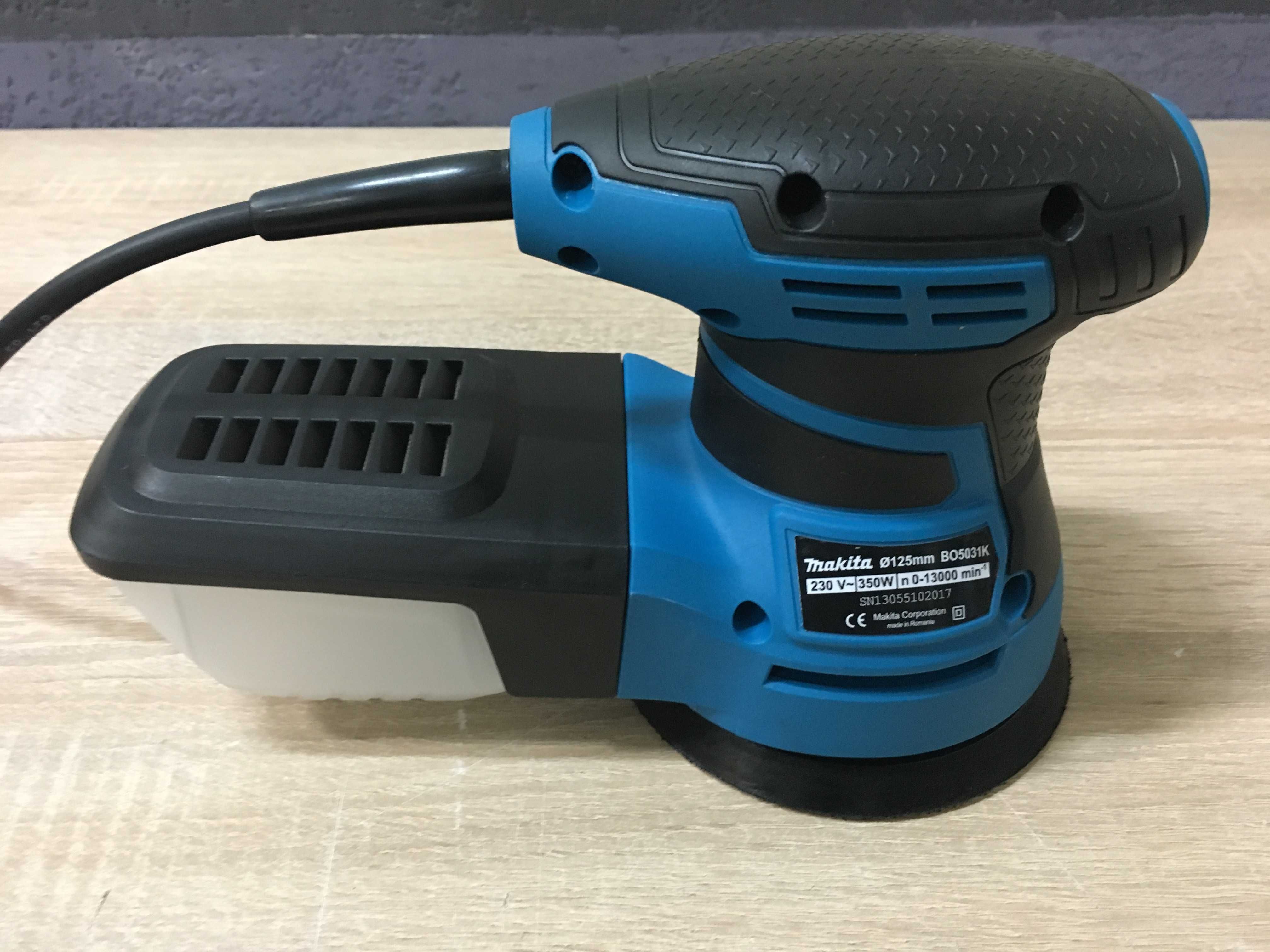 Орбітальна шліфмашина Makita BO5031K (Румунія, ексцентрикова)