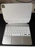 Magic Keyboard iPad Pro 13 (M4)