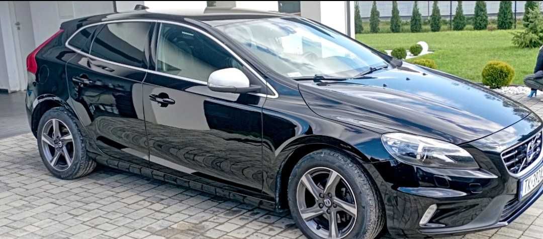 Volvo V40 2015r Skóra Kamera R design 2.0 d2 BEZWYPADKOWY CZARNA PERŁA