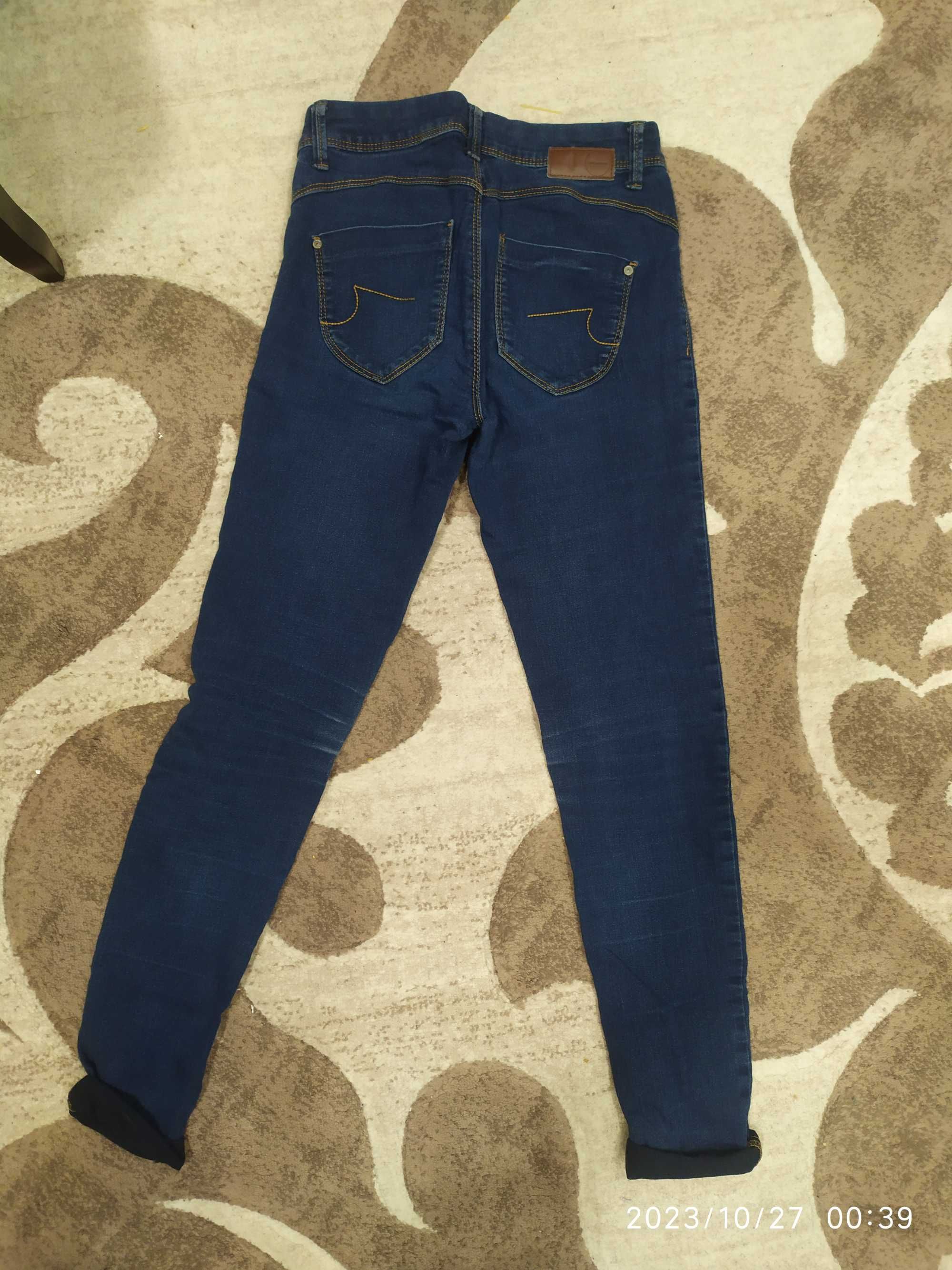 Женские джинсы скины