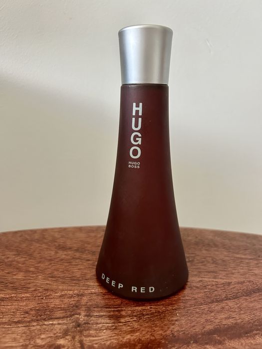 Pusty flakon po perfumach Hugo Boss Deep Red