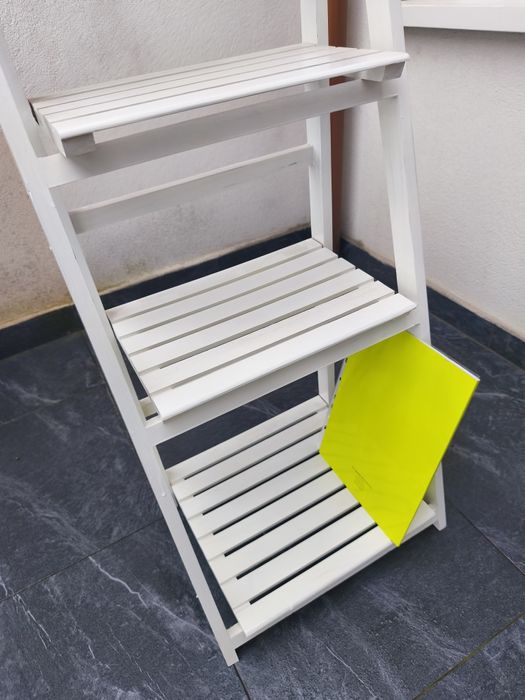 Biała stojąca półka biała